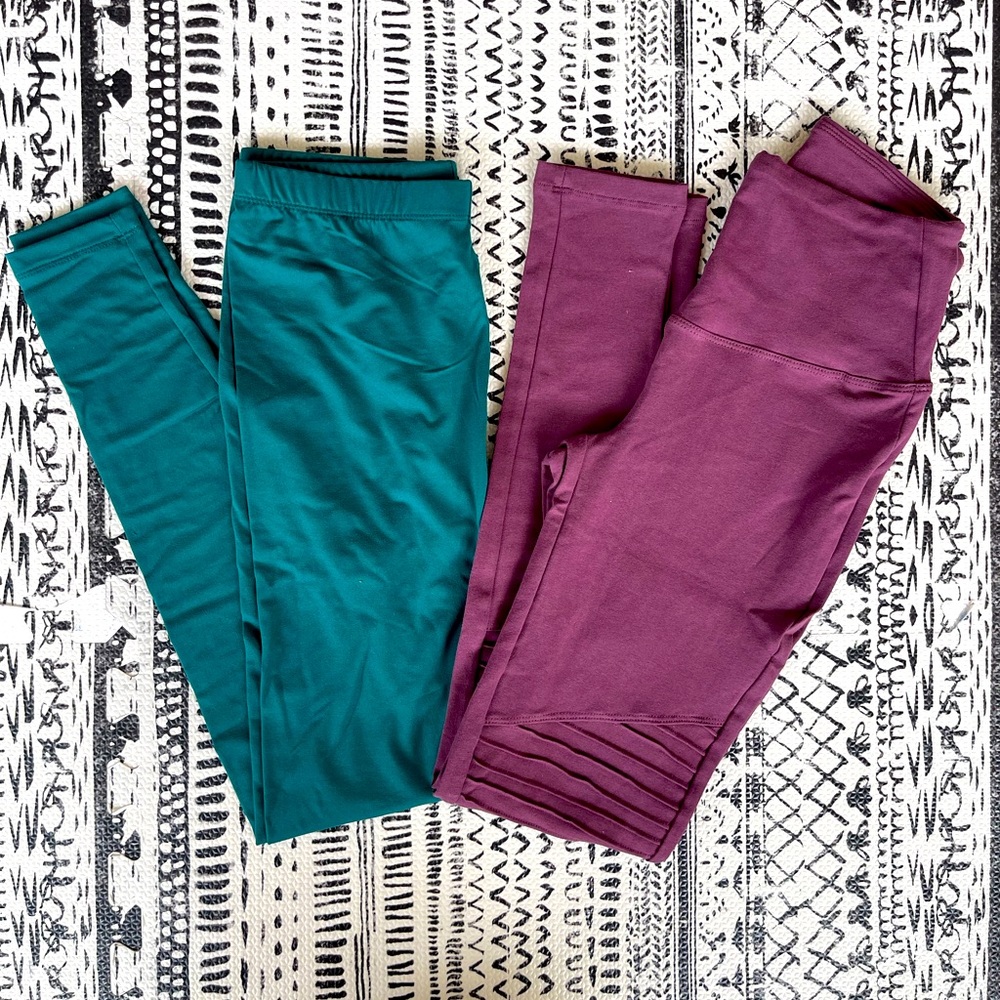 Zenana NWOT Lot of 2 Leggings Size Small